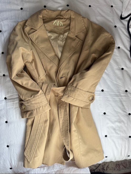 Zara Other - Helllo SPRING this Zara Tan Trench Coat is perfect for those rainy days